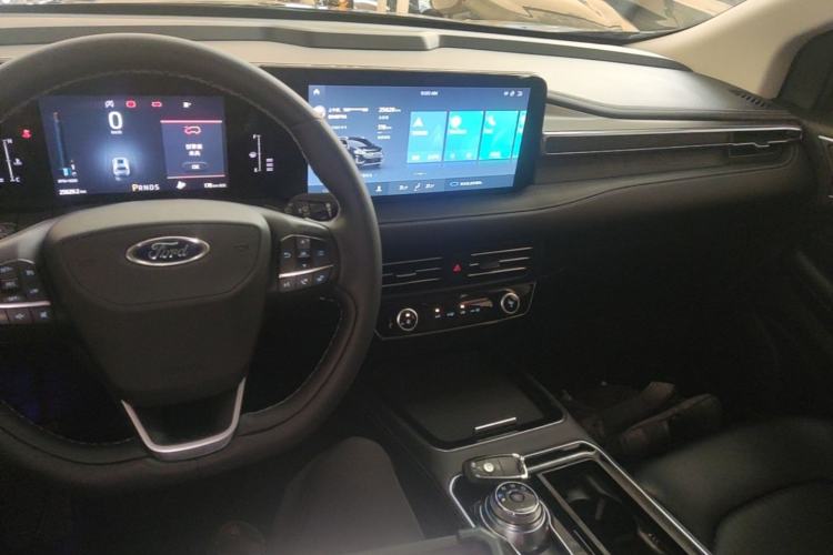 Used Ford Edge 2021 PLUS EcoBoost 245 Two-Wheel-Drive Elite 5-Seater Center Console