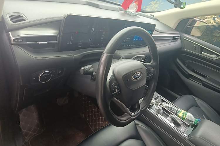 Used Ford Edge 2021 PLUS EcoBoost 245 Two-Wheel-Drive Platinum Edition 5 Seats Center Console
