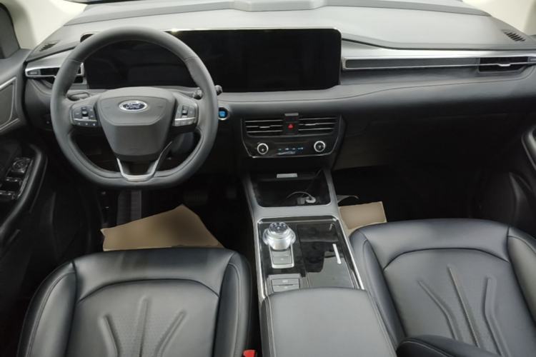 Used Ford Edge 2021 PLUS EcoBoost 245 Two-Wheel-Drive Platinum Edition 5 Seats Center Console