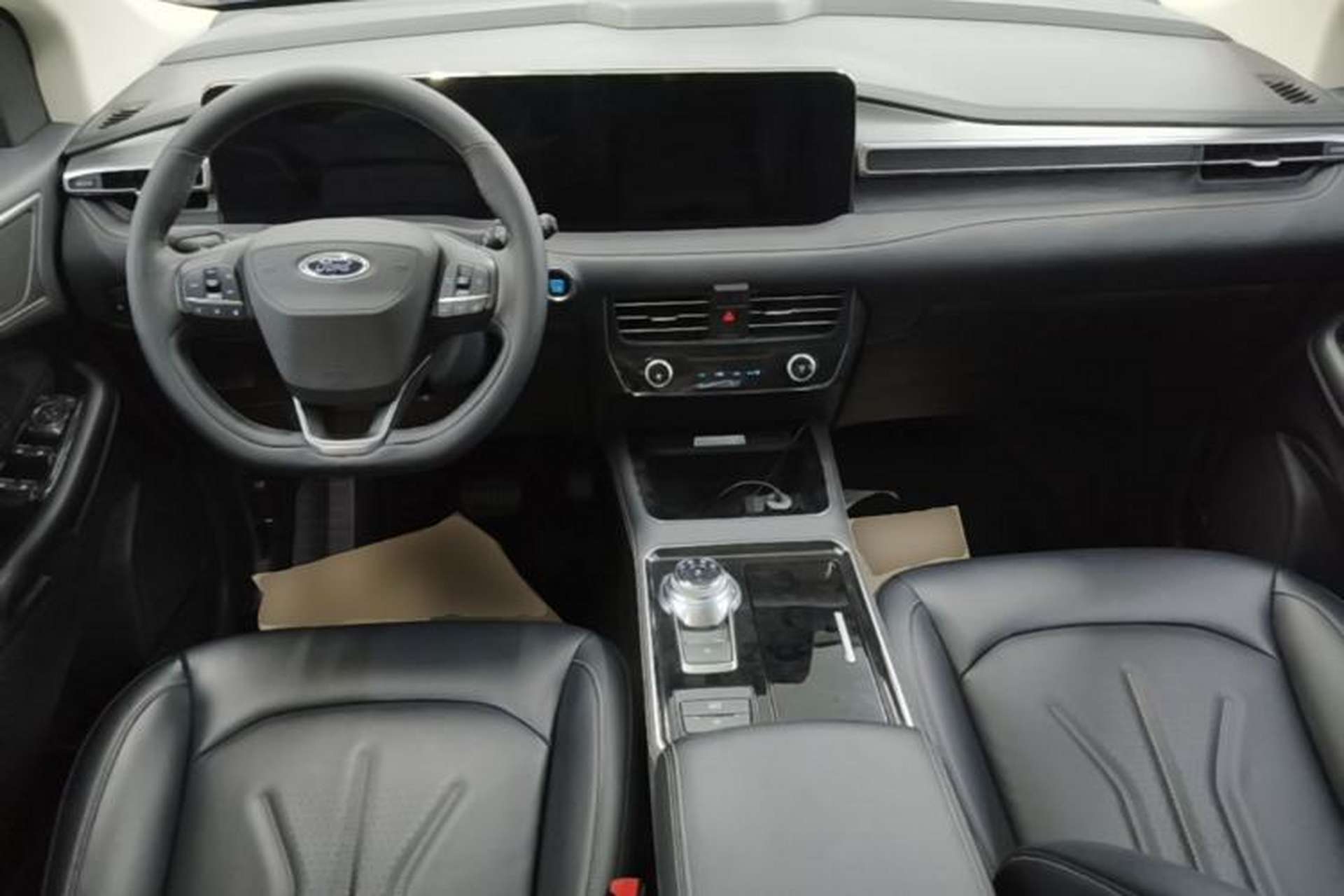 Used Ford Edge 2021 PLUS EcoBoost 245 Two-Wheel-Drive Platinum Edition 5 Seats Center Console