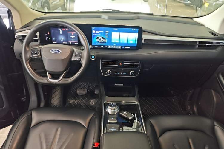 Used Ford Edge 2021 PLUS EcoBoost 245 Two-Wheel-Drive Platinum Edition 5 Seats Center Console