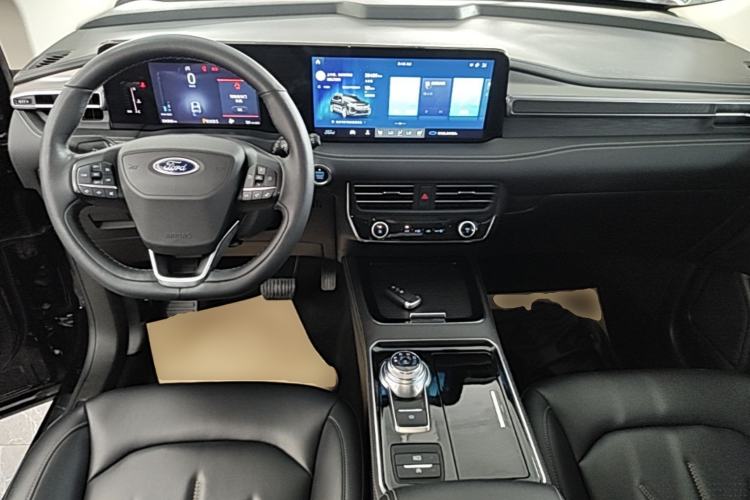 Used Ford Edge 2021 PLUS EcoBoost 245 Two-Wheel-Drive Platinum Edition 5 Seats Center Console