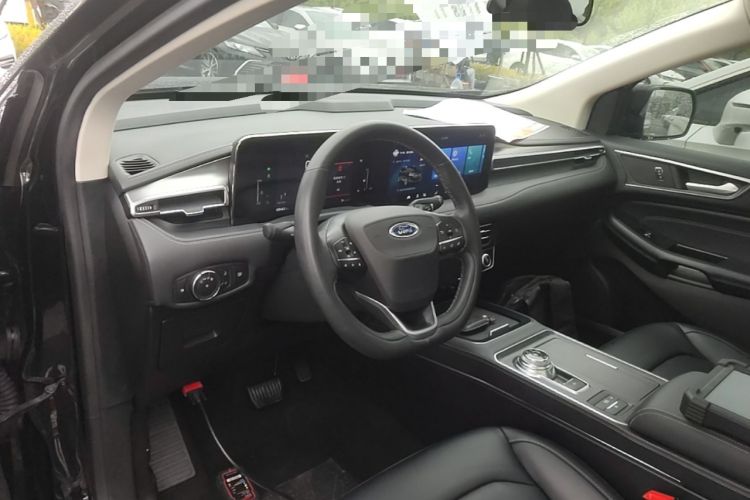 Used Ford Edge 2021 PLUS EcoBoost 245 Two-Wheel-Drive Platinum Edition 5 Seats Center Console