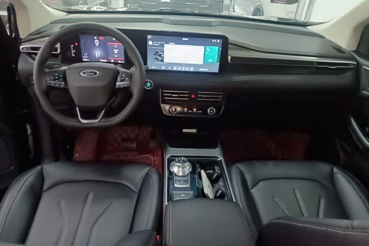 Used Ford Edge 2021 PLUS EcoBoost 245 Two-Wheel-Drive Platinum Edition 5 Seats Center Console