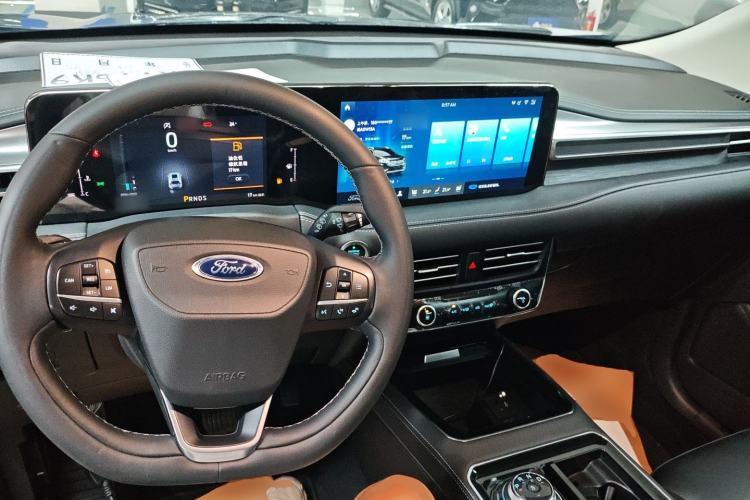 Used Ford Edge 2021 PLUS EcoBoost 245 Two-Wheel-Drive Platinum Edition 5 Seats Center Console