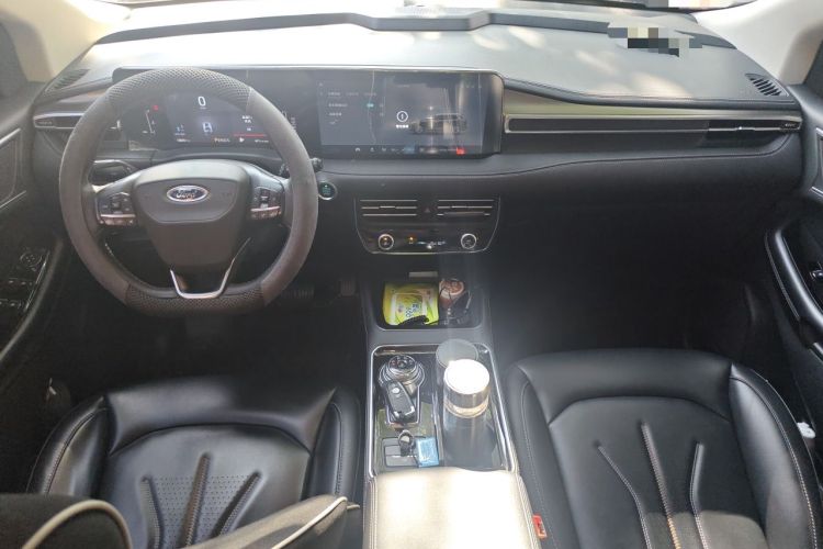 Used Ford Edge 2021 PLUS EcoBoost 245 Two-Wheel-Drive Platinum Edition 5 Seats Center Console