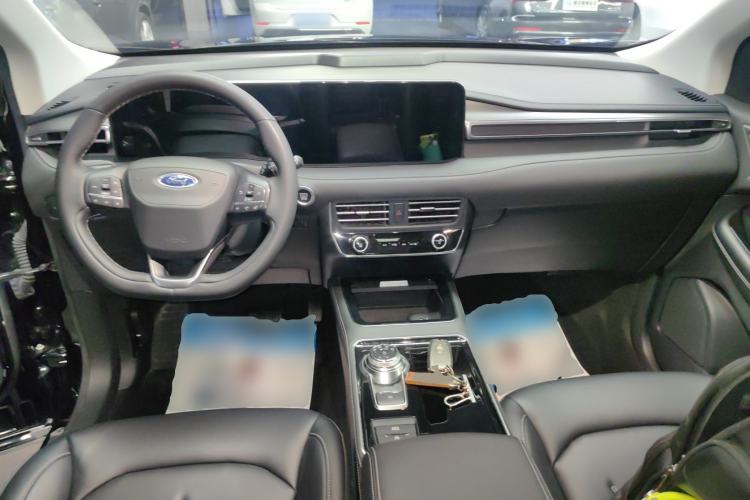 Used Ford Edge 2021 PLUS EcoBoost 245 Two-Wheel-Drive Platinum Edition 5 Seats Center Console