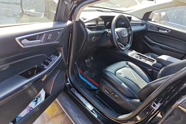 Used Ford Edge 2021 PLUS EcoBoost 245 Two-Wheel-Drive Titanium 7-Seater Driver Seat