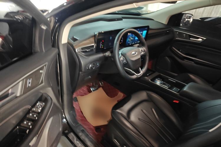 Used Ford Edge 2021 PLUS EcoBoost 245 Two-Wheel-Drive Titanium 7-Seater Driver Seat