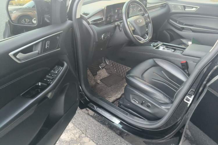 Used Ford Edge 2021 PLUS EcoBoost 245 Two-Wheel-Drive Titanium 7-Seater Driver Seat