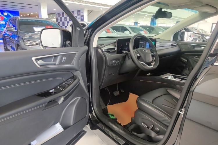 Used Ford Edge 2021 PLUS EcoBoost 245 Two-Wheel-Drive Platinum Edition 5 Seats Driver Seat