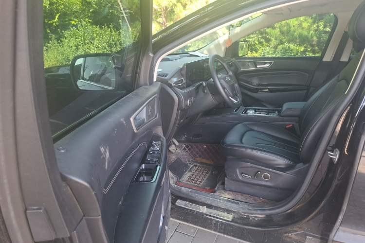 Used Ford Edge 2021 PLUS EcoBoost 245 Two-Wheel-Drive Platinum Edition 5 Seats Driver Seat