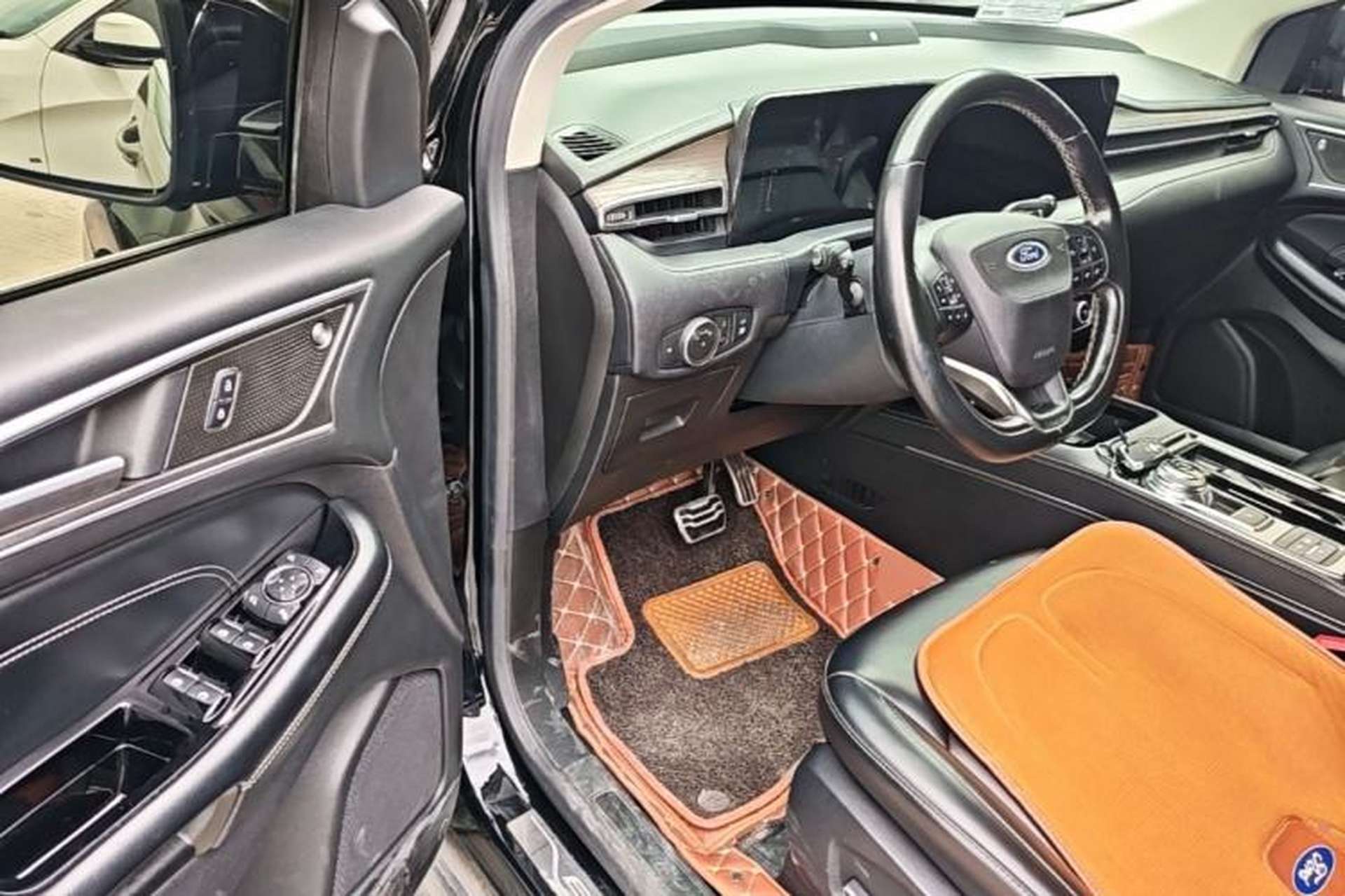Used Ford Edge 2021 PLUS EcoBoost 245 Two-Wheel-Drive Titanium 7-Seater Driver Seat