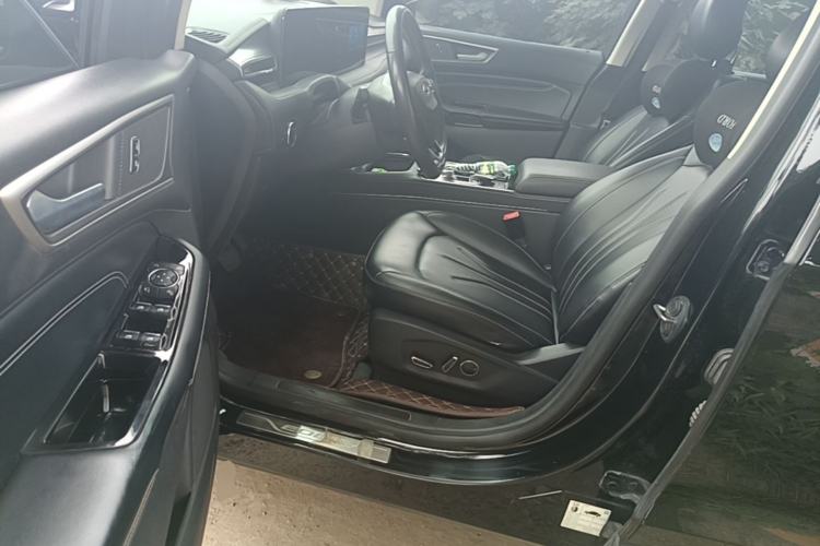 Used Ford Edge 2021 PLUS EcoBoost 245 Two-Wheel-Drive Platinum Edition 5 Seats Driver Seat