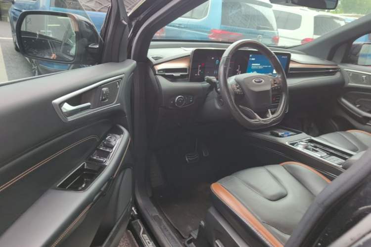 Used Ford Edge 2021 PLUS EcoBoost 245 Four-Wheel Drive Titanium Edition 7-Seater Driver Seat