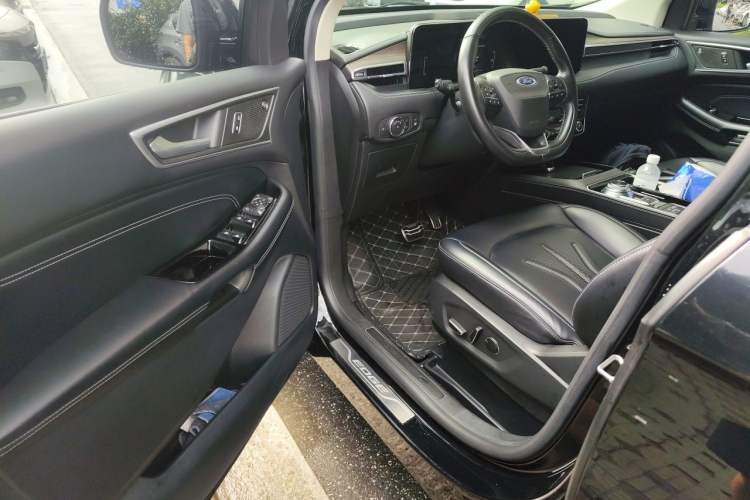 Used Ford Edge 2021 PLUS EcoBoost 245 Two-Wheel-Drive Titanium 7-Seater Driver Seat