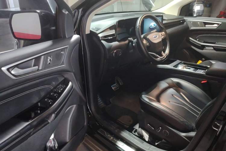 Used Ford Edge 2021 PLUS EcoBoost 245 Two-Wheel-Drive Titanium 7-Seater Driver Seat