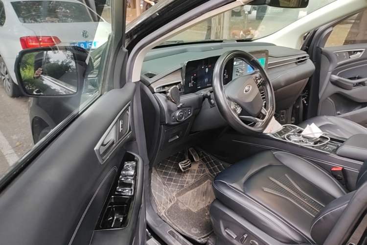 Used Ford Edge 2021 PLUS EcoBoost 245 Two-Wheel-Drive Titanium 7-Seater Driver Seat