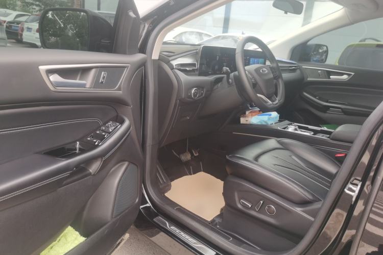 Used Ford Edge 2021 PLUS EcoBoost 245 Two-Wheel-Drive Platinum Edition 5 Seats Driver Seat