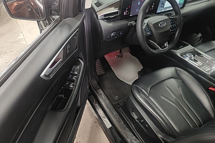 Used Ford Edge 2021 PLUS EcoBoost 245 Two-Wheel-Drive Titanium 7-Seater Driver Seat