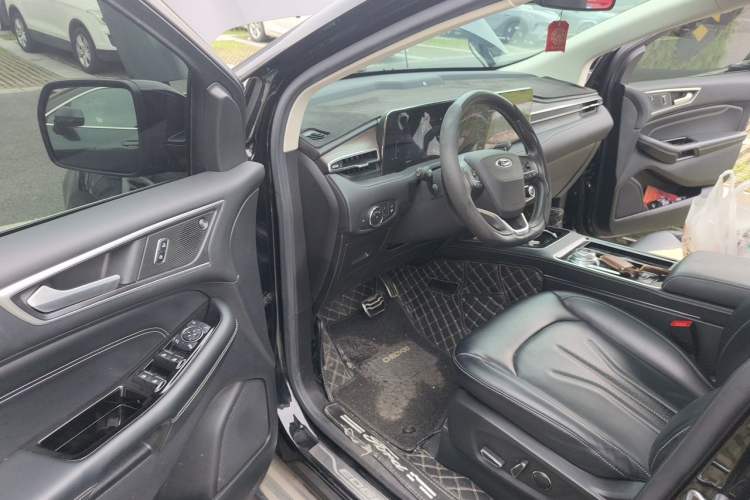 Used Ford Edge 2021 PLUS EcoBoost 245 Two-Wheel-Drive Titanium 7-Seater Driver Seat