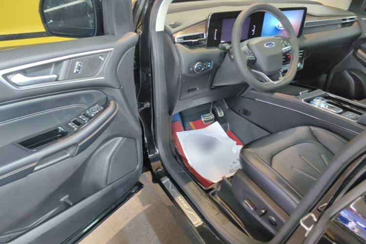 Used Ford Edge 2021 Facelifted PLUS EcoBoost 245 Two-Wheel Drive XLT 7-Seater Driver Seat