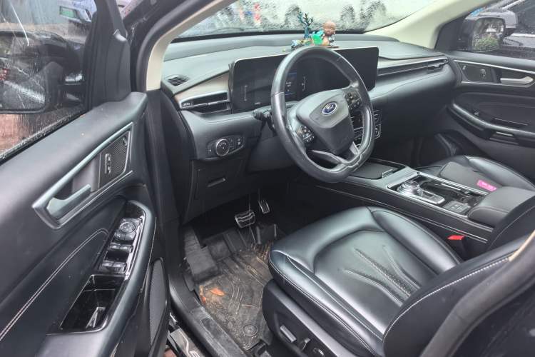 Used Ford Edge 2021 PLUS EcoBoost 245 Two-Wheel-Drive Titanium 7-Seater Driver Seat