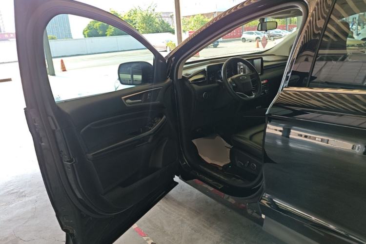 Used Ford Edge 2021 PLUS EcoBoost 245 Two-Wheel-Drive Platinum Edition 5 Seats Driver Seat