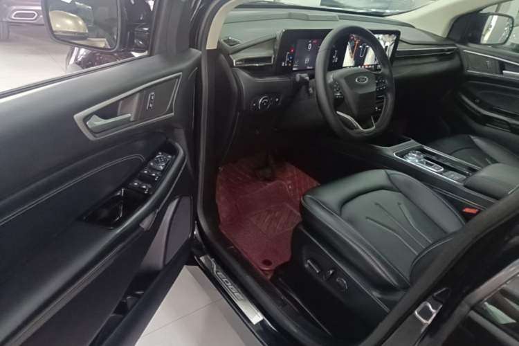 Used Ford Edge 2021 PLUS EcoBoost 245 Two-Wheel-Drive Platinum Edition 5 Seats Driver Seat