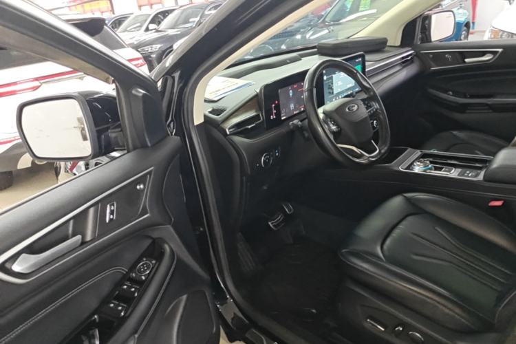 Used Ford Edge 2021 PLUS EcoBoost 245 Two-Wheel-Drive Titanium 7-Seater Driver Seat