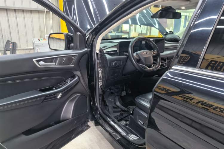 Used Ford Edge 2021 PLUS EcoBoost 245 Two-Wheel-Drive Titanium 7-Seater Driver Seat