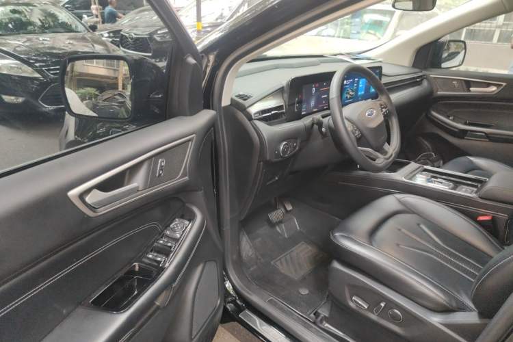 Used Ford Edge 2021 PLUS EcoBoost 245 Two-Wheel-Drive Platinum Edition 5 Seats Driver Seat