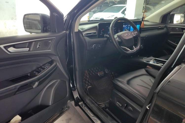 Used Ford Edge 2021 PLUS EcoBoost 245 Two-Wheel-Drive Titanium 7-Seater Driver Seat