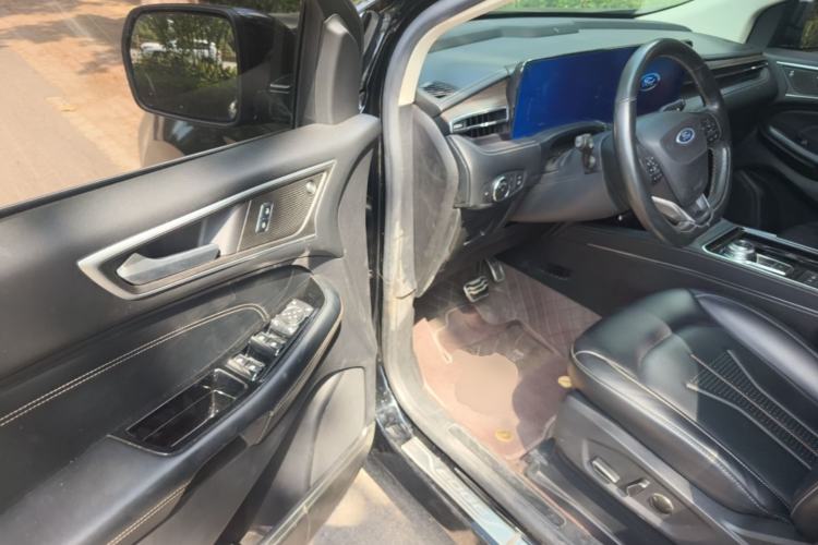 Used Ford Edge 2021 PLUS EcoBoost 245 Two-Wheel-Drive Titanium 7-Seater Driver Seat