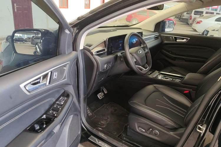 Used Ford Edge 2021 PLUS EcoBoost 245 Two-Wheel-Drive Titanium 7-Seater Driver Seat