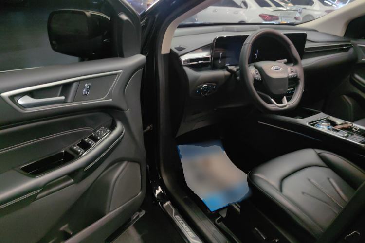 Used Ford Edge 2021 PLUS EcoBoost 245 Two-Wheel-Drive Platinum Edition 5 Seats Driver Seat