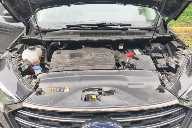 Used Ford Edge 2021 PLUS EcoBoost 245 Two-Wheel-Drive Titanium 7-Seater Engine Bay