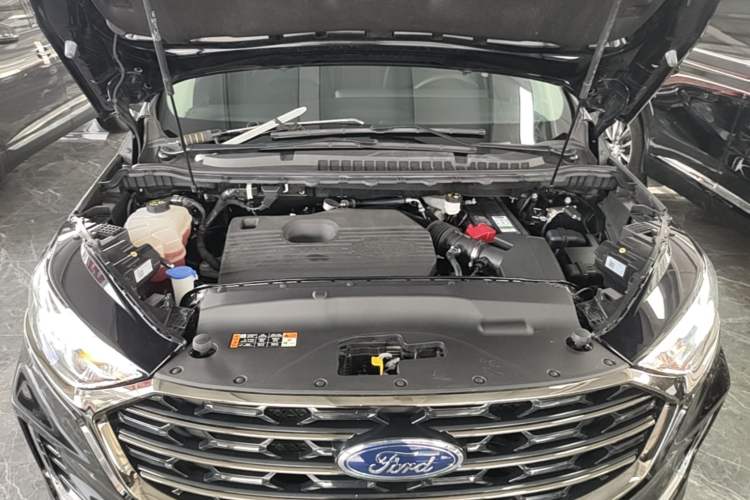 Used Ford Edge 2021 PLUS EcoBoost 245 Two-Wheel-Drive Platinum Edition 5 Seats Engine Bay