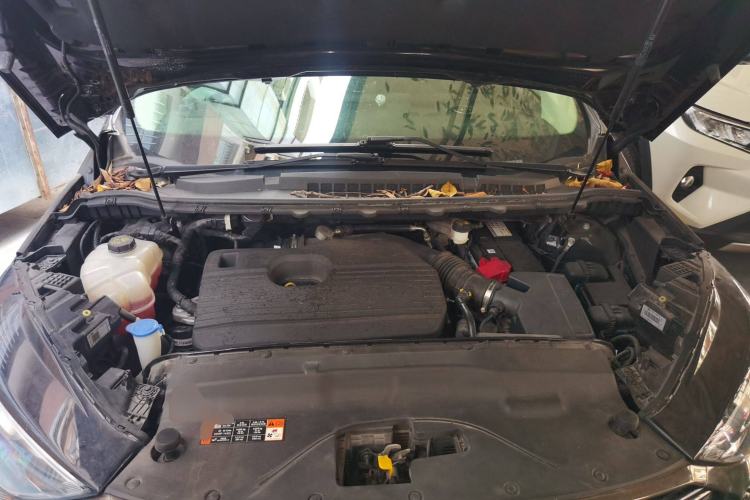 Used Ford Edge 2021 PLUS EcoBoost 245 Two-Wheel-Drive Titanium 7-Seater Engine Bay