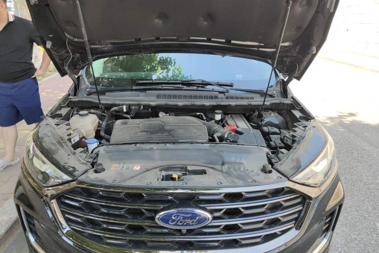 Used Ford Edge 2021 PLUS EcoBoost 245 Two-Wheel-Drive Platinum Edition 5 Seats Engine Bay