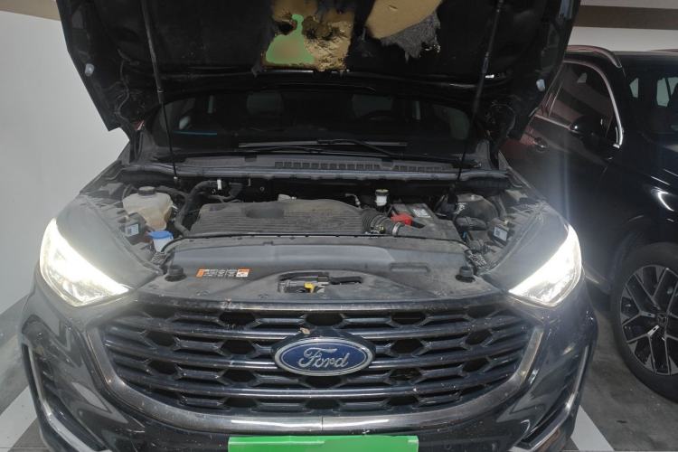 Used Ford Edge 2021 PLUS EcoBoost 245 Two-Wheel-Drive Titanium 7-Seater Engine Bay
