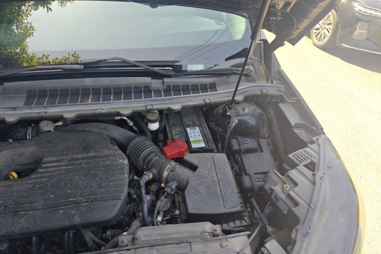 Used Ford Edge 2021 PLUS EcoBoost 245 Two-Wheel-Drive Titanium 7-Seater Engine Bay Left