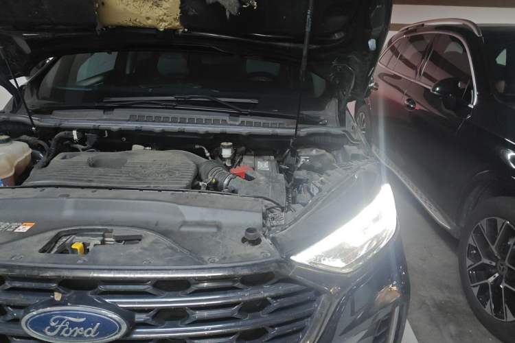 Used Ford Edge 2021 PLUS EcoBoost 245 Two-Wheel-Drive Titanium 7-Seater Engine Bay Left