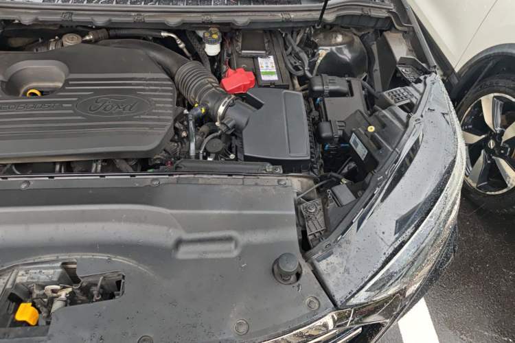 Used Ford Edge 2021 PLUS EcoBoost 245 Two-Wheel-Drive Titanium 7-Seater Engine Bay Left