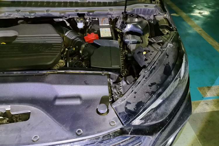 Used Ford Edge 2021 PLUS EcoBoost 245 Two-Wheel-Drive Titanium 7-Seater Engine Bay Left