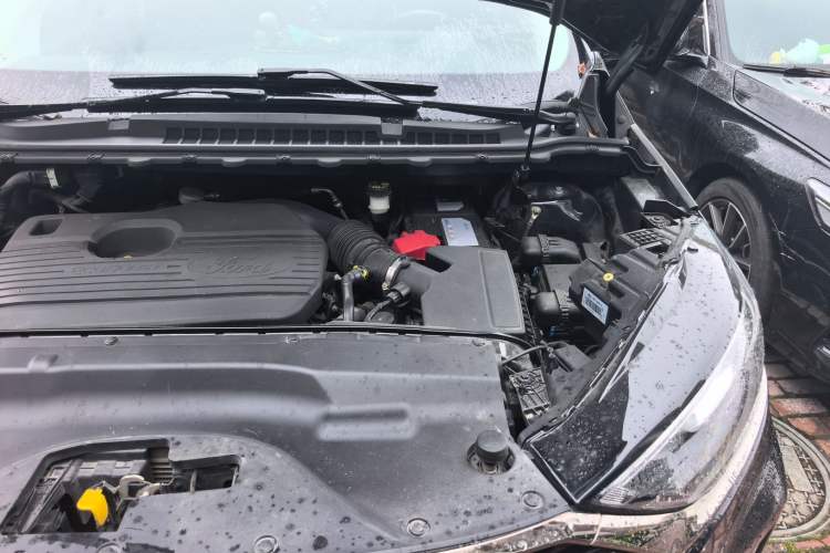 Used Ford Edge 2021 PLUS EcoBoost 245 Two-Wheel-Drive Titanium 7-Seater Engine Bay Left