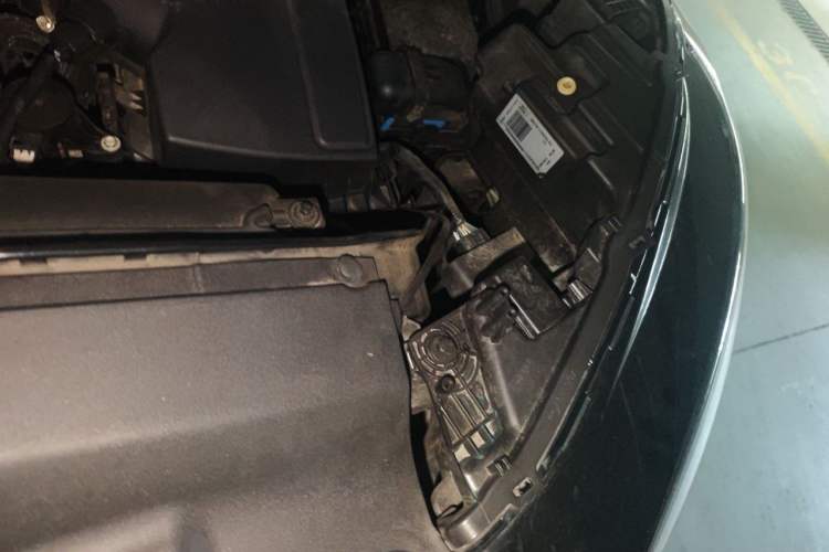 Used Ford Edge 2021 PLUS EcoBoost 245 Two-Wheel-Drive Titanium 7-Seater Engine Bay Left