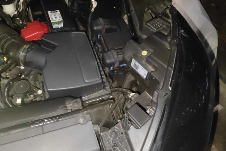 Used Ford Edge 2021 PLUS EcoBoost 245 Two-Wheel-Drive Titanium 7-Seater Engine Bay Left