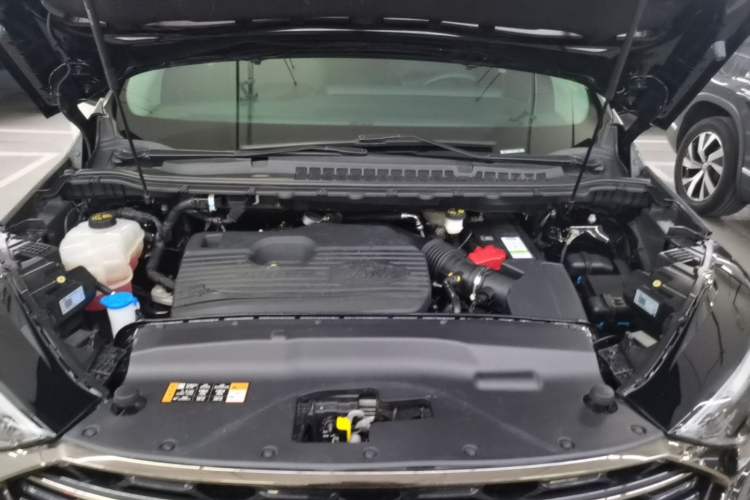 Used Ford Edge 2021 PLUS EcoBoost 245 Two-Wheel-Drive Platinum Edition 5 Seats Engine Bay