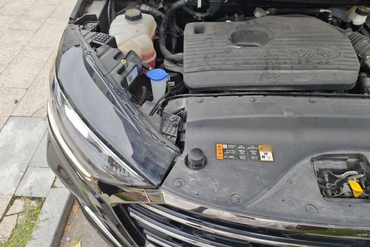 Used Ford Edge 2021 PLUS EcoBoost 245 Two-Wheel-Drive Titanium 7-Seater Engine Bay Right